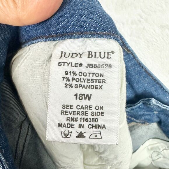 Judy Blue Button Fly Boyfriend Fit Jeans Size 18W Distressed Medium Wash - Picture 8 of 8